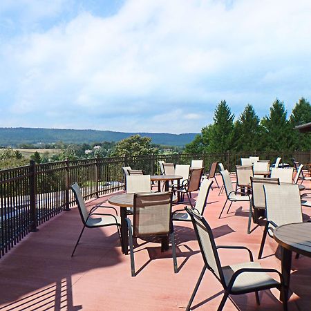Hotel Wyndham Garden State College Boalsburg Exterior foto