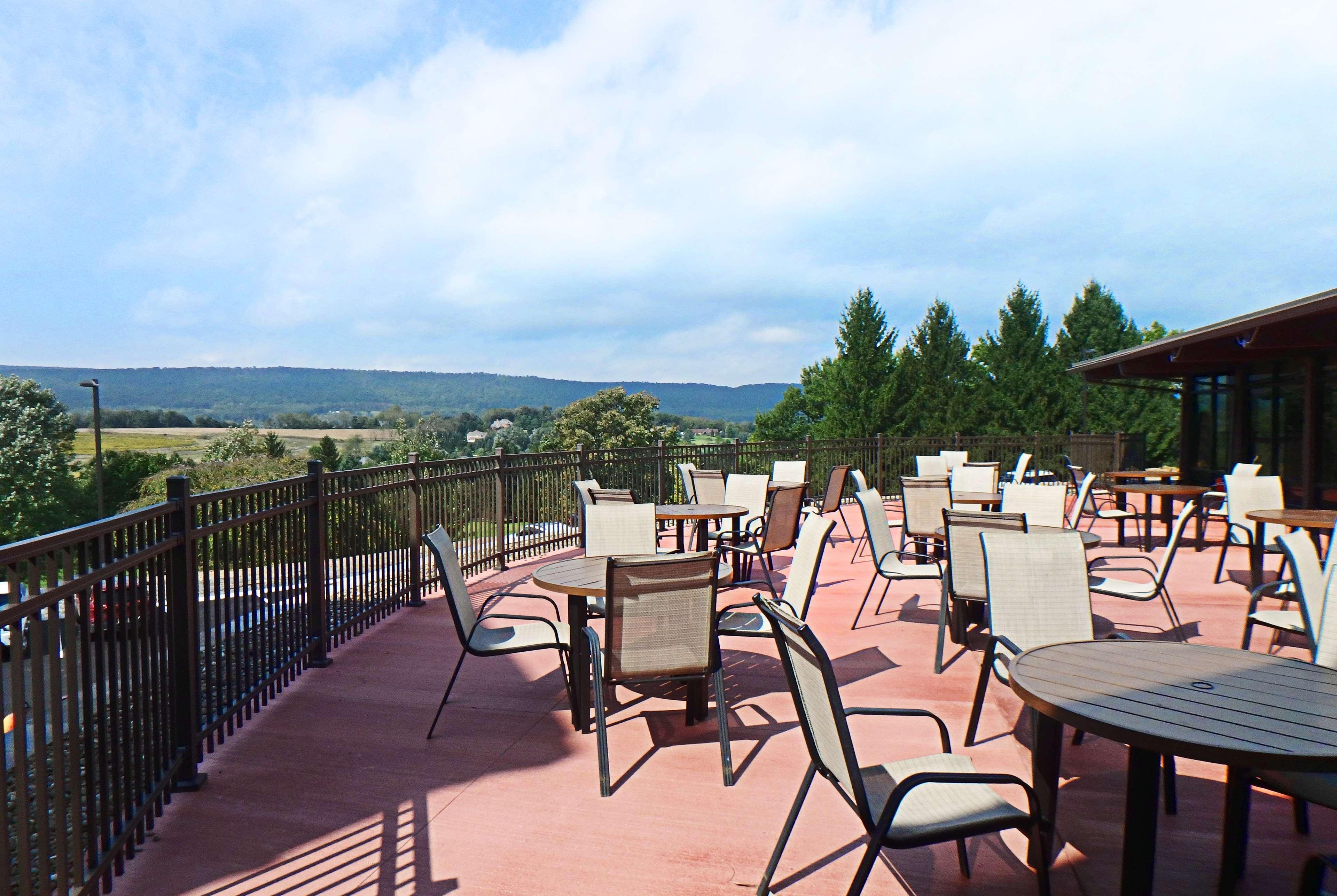 Hotel Wyndham Garden State College Boalsburg Exterior foto