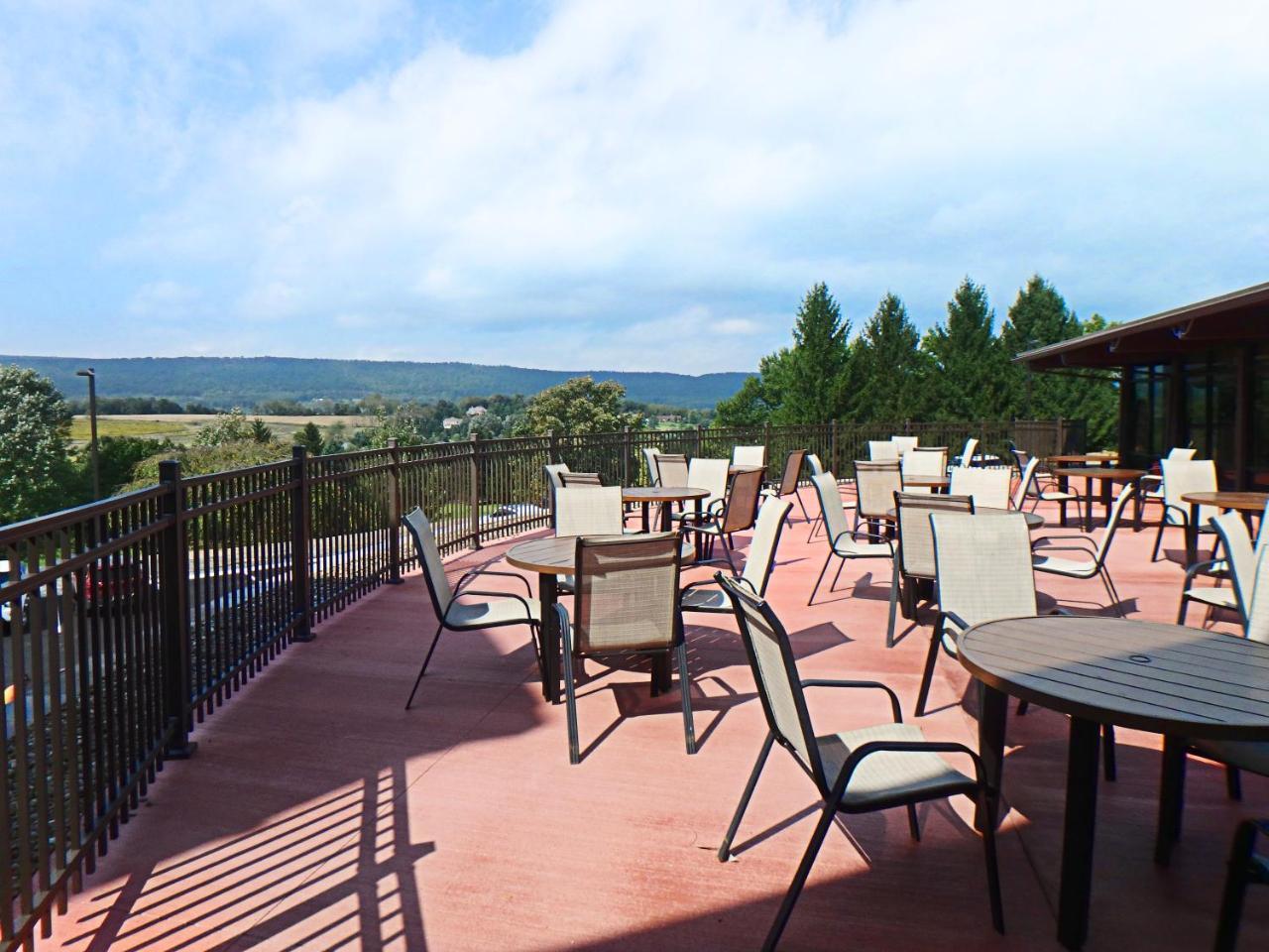 Hotel Wyndham Garden State College Boalsburg Exterior foto